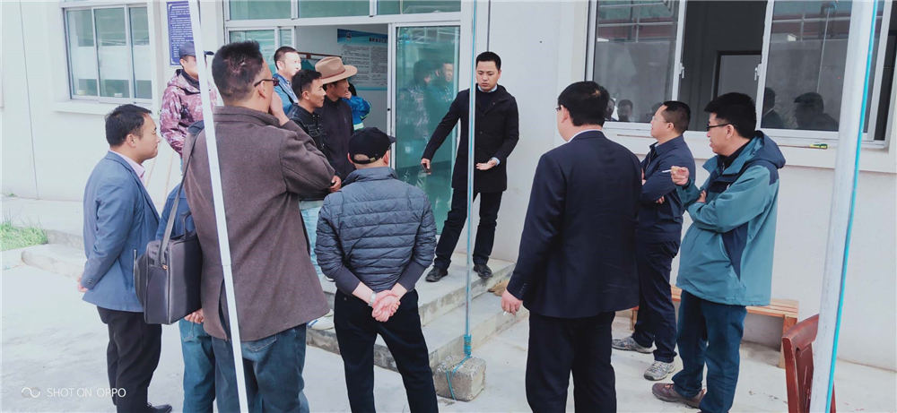 西南督查組在自治區(qū)、日喀則市、吉隆縣、吉隆鎮(zhèn)有關(guān)領(lǐng)導(dǎo)的陪同下對(duì)吉隆鎮(zhèn)污水處理廠檢查工作