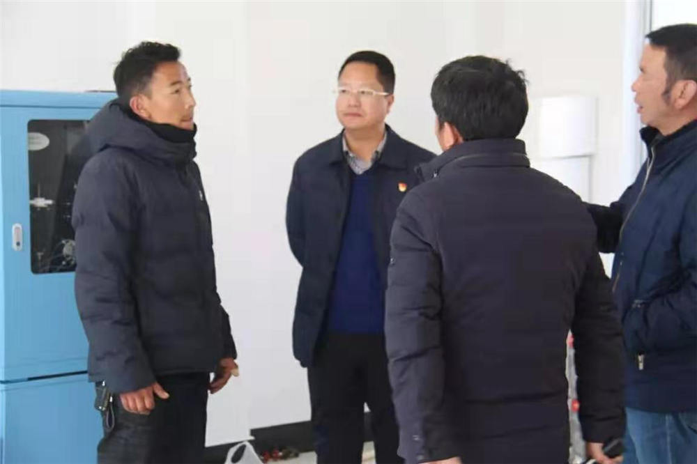 吉隆縣縣委副書記、縣長胡紅等領(lǐng)導(dǎo)班子進(jìn)行檢查和指導(dǎo)工作